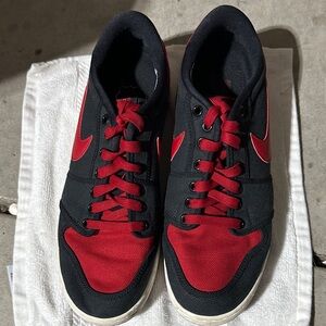 Nike Men's Black and Red Sneakers